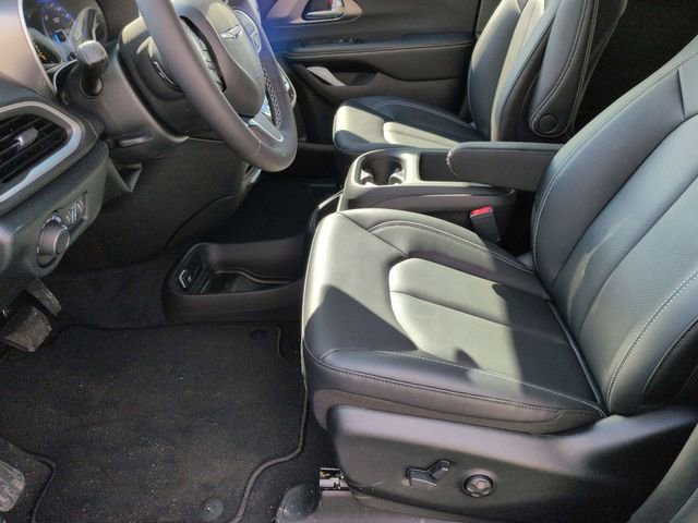 New 2026 Chrysler Voyager LX image 23