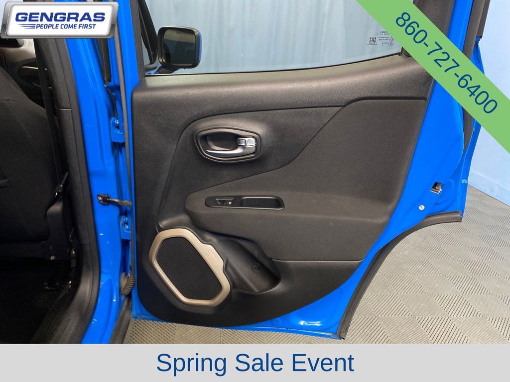 Used 2015 Jeep Renegade Latitude AWD/4WD image 40