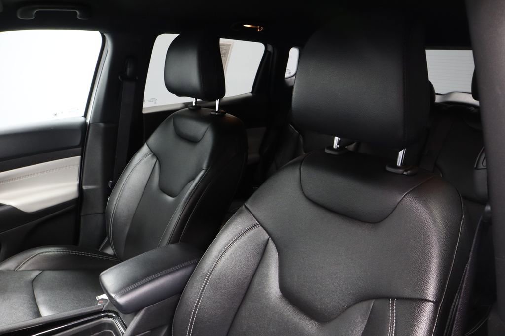 Used 2025 Jeep Compass Limited image 25