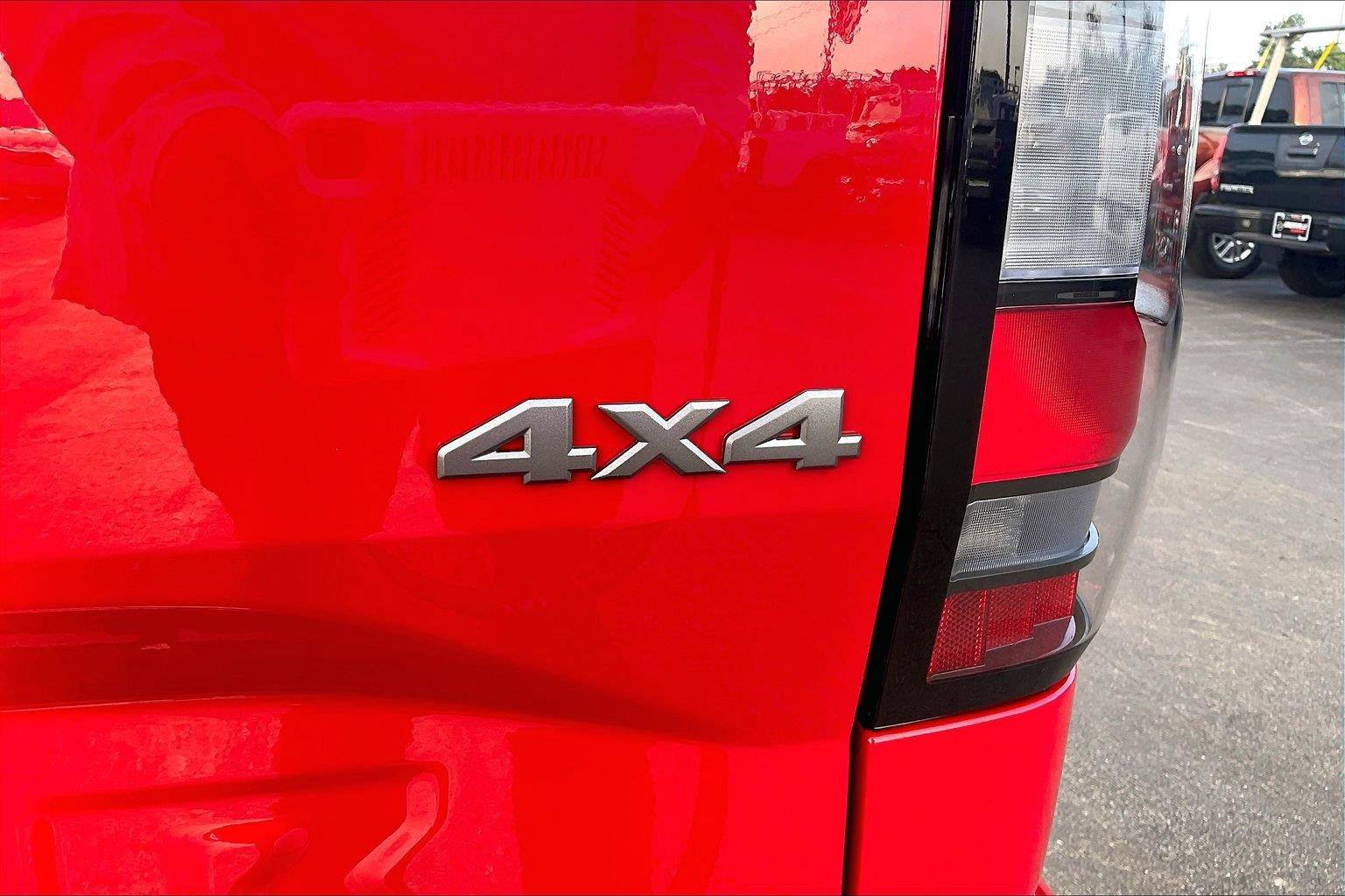 New 2027 Nissan Frontier SV w/ SV Convenience Package AWD/4WD image 13