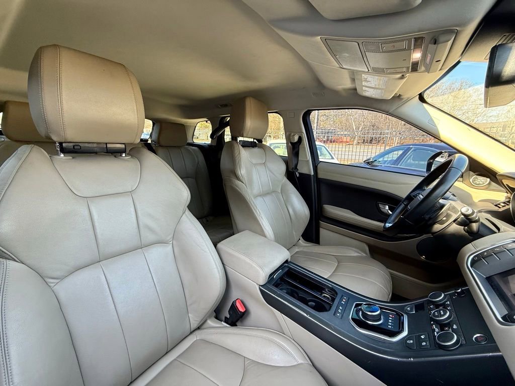 Used 2018 Land Rover Range Rover Evoque SE Premium image 24