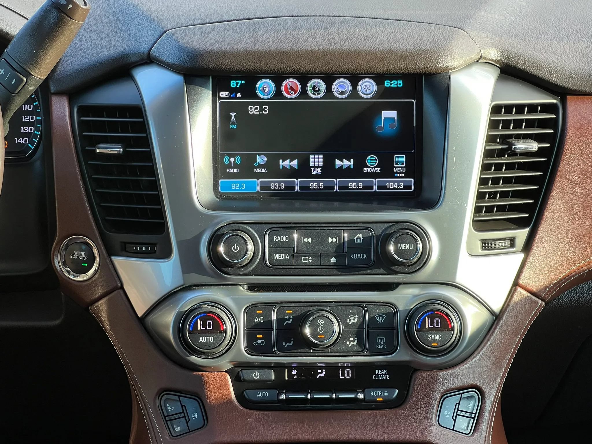 Used 2020 Chevrolet Tahoe Premier AWD/4WD image 26