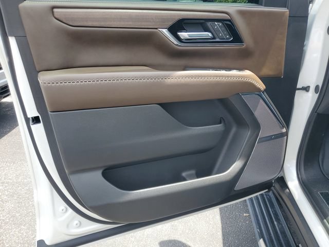 Used 2025 GMC Yukon XL Denali Ultimate AWD/4WD image 8