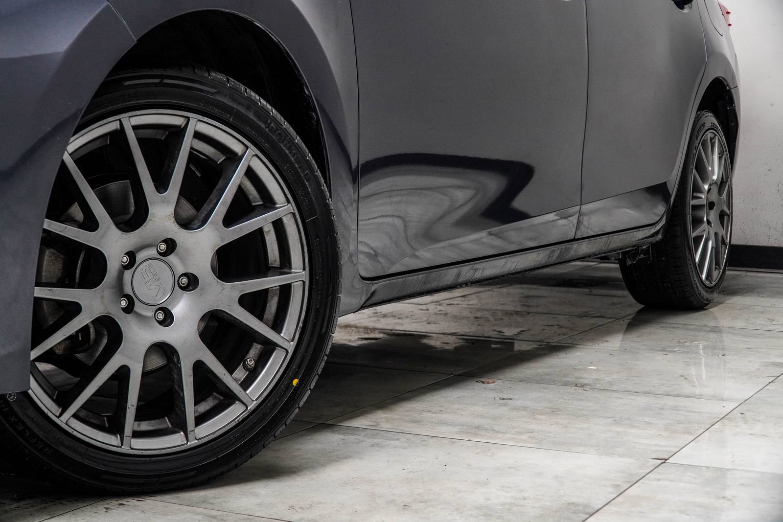 Used 2018 Toyota Corolla SE image 3
