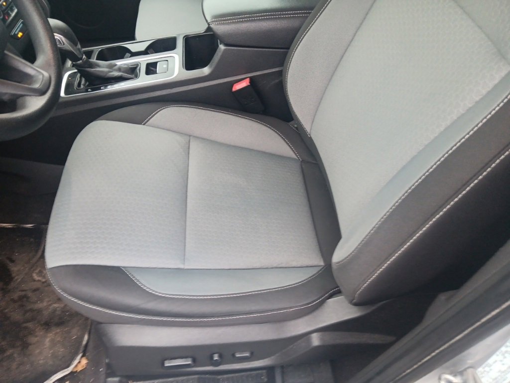 Used 2018 Ford Escape SE image 18