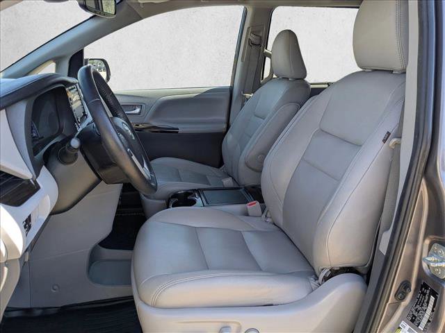 Used 2020 Toyota Sienna XLE w/ XLE Navigation Package image 9