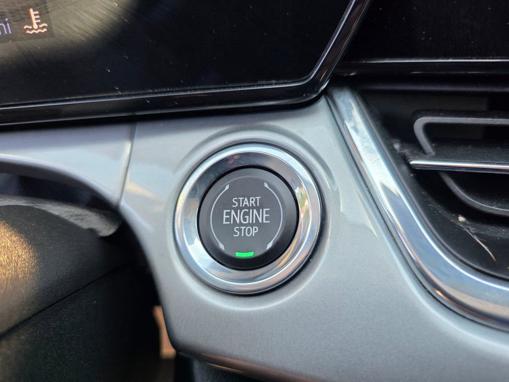 Used 2025 Chevrolet Trax LT w/ Driver Confidence Package FWD image 19