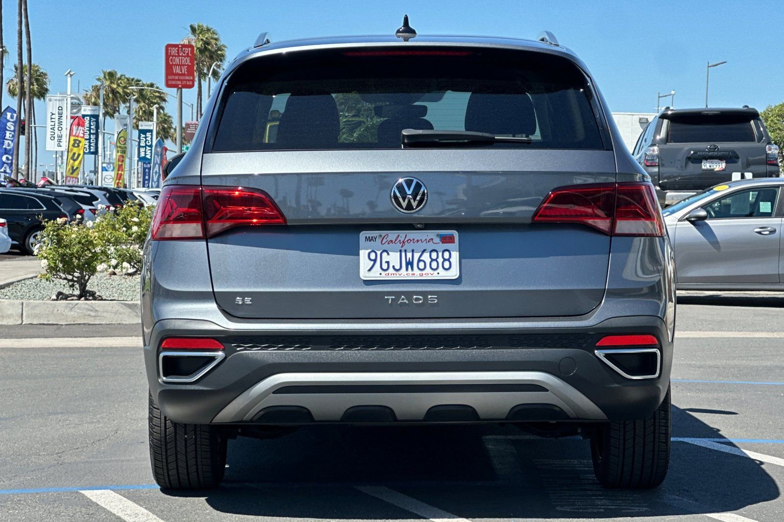 Used 2023 Volkswagen Taos SE w/ Black Wheel Package FWD image 5