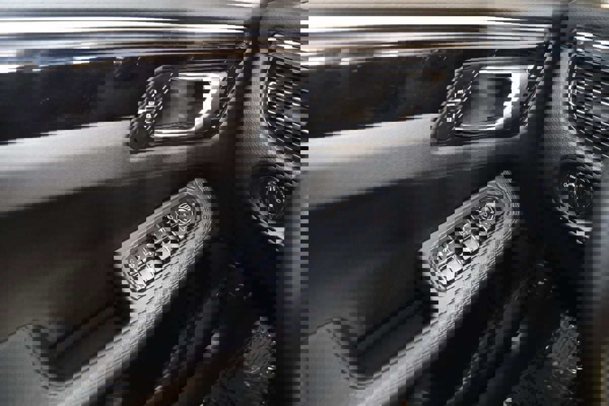 Used 2020 Porsche Macan image 33