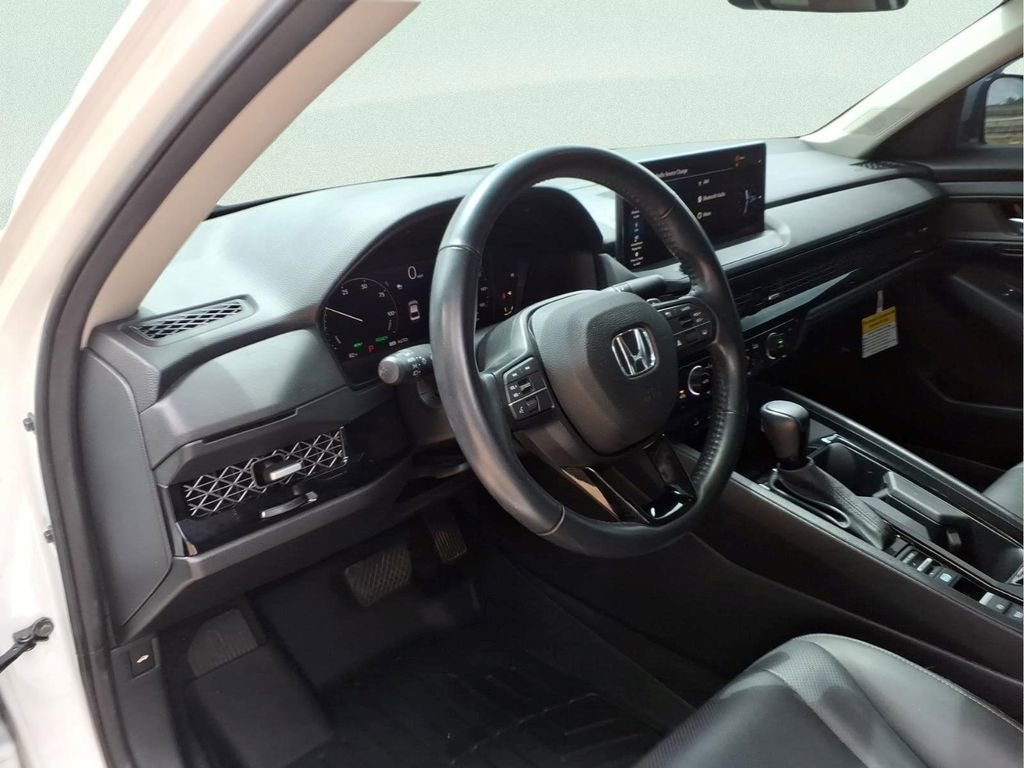 Used 2023 Honda Accord EX-L image 2