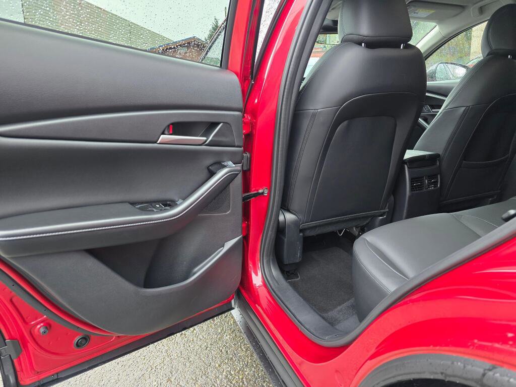 Certified 2025 MAZDA CX-30 AWD 2.5 S w/ Select Sport Pkg image 17