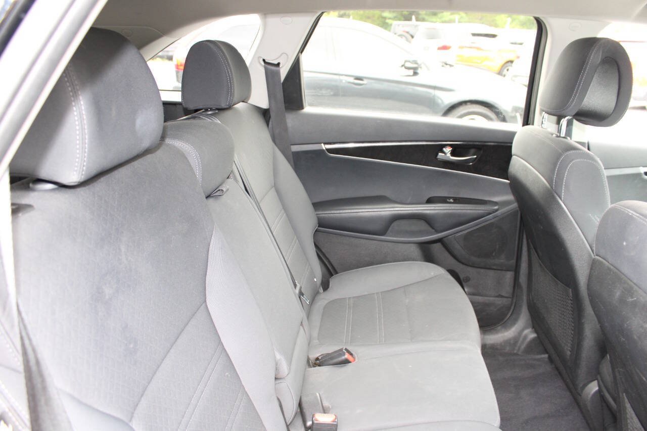Used 2016 Kia Sorento LX w/ LX Convenience Package AWD/4WD image 17