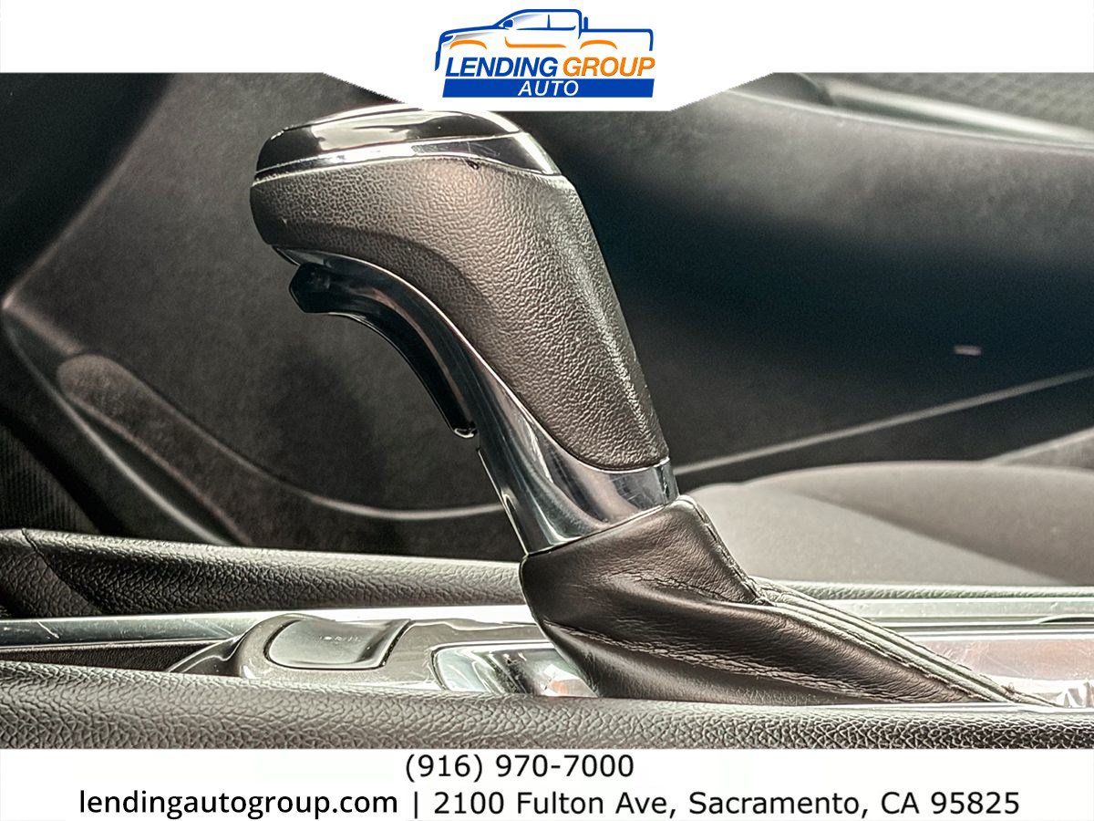 Used 2017 Chevrolet Malibu LT FWD image 21