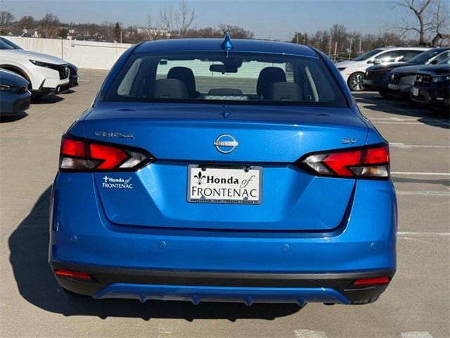 Used 2023 Nissan Versa SV image 4
