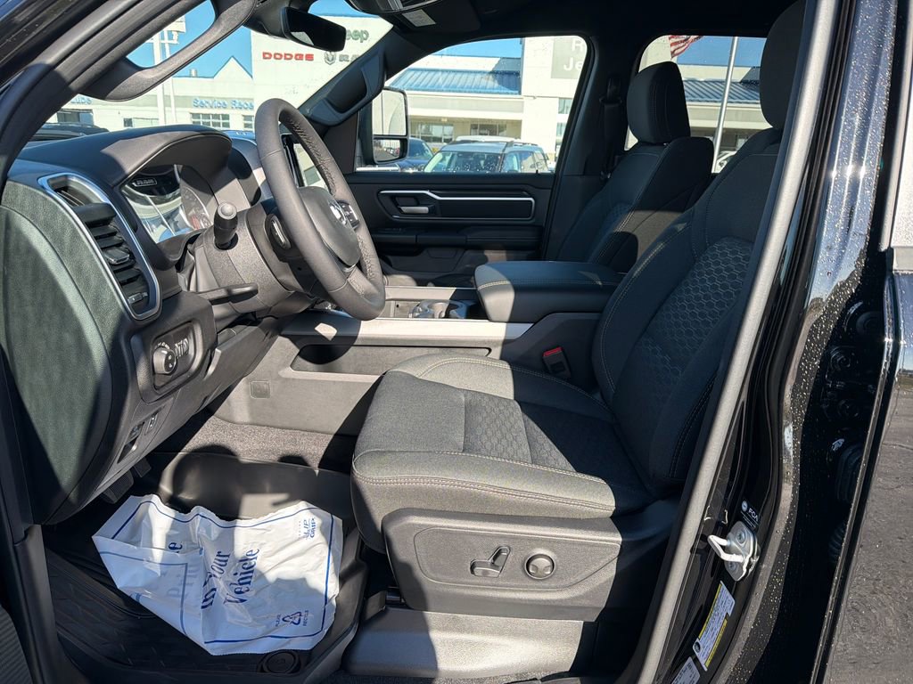 New 2026 RAM 1500 Big Horn AWD/4WD image 9