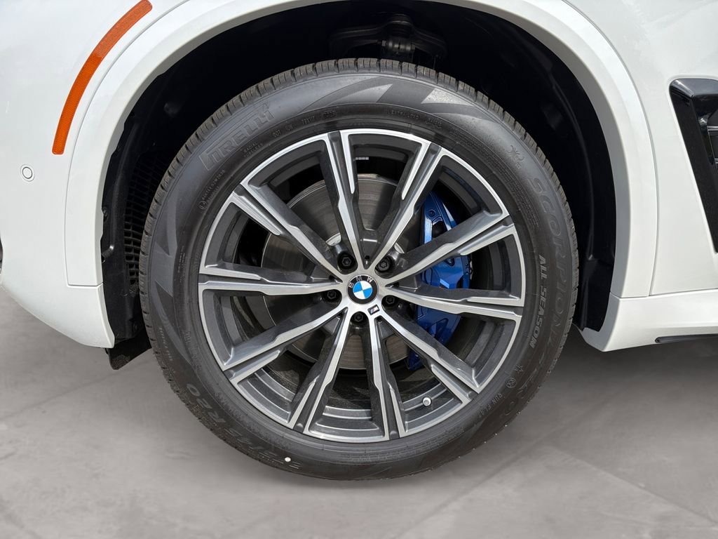 New 2026 BMW X5 xDrive40i w/ M Sport Package AWD/4WD image 14