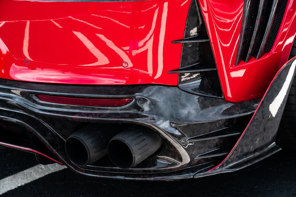 Used 2020 Ferrari 812 Superfast RWD image 18