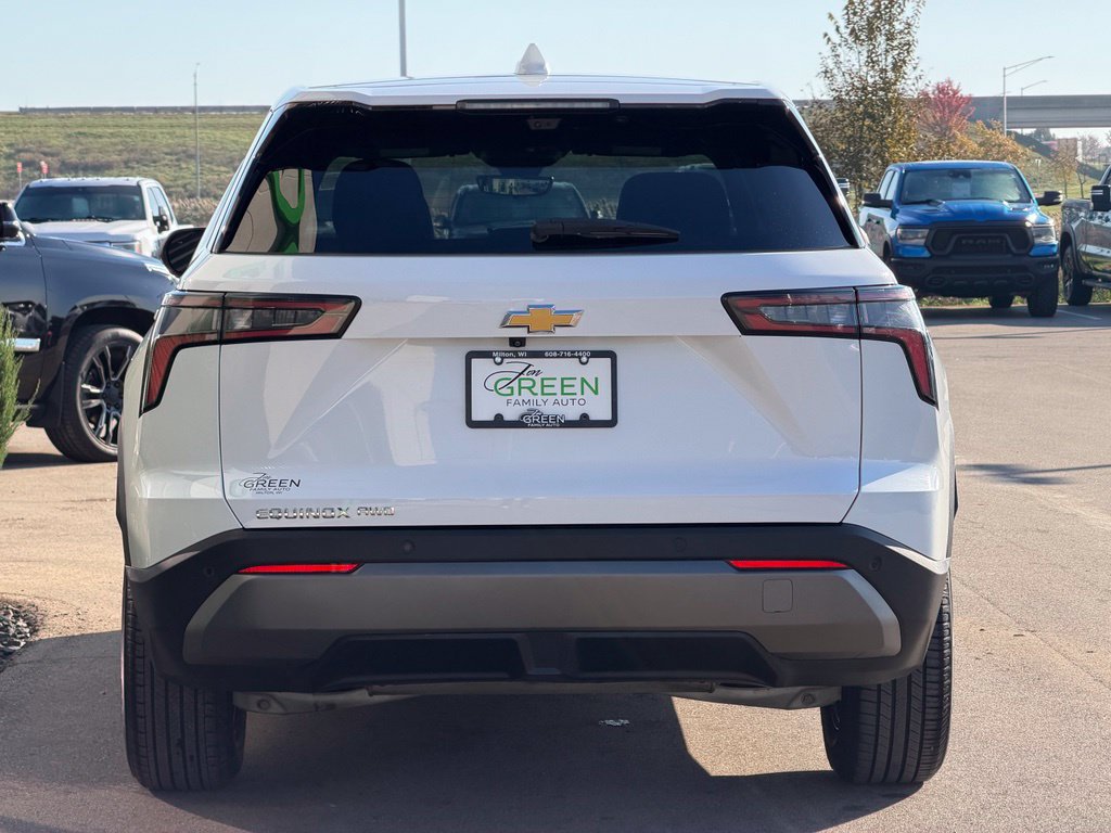 Used 2025 Chevrolet Equinox LT w/ Safety and Technology Package AWD/4WD image 9
