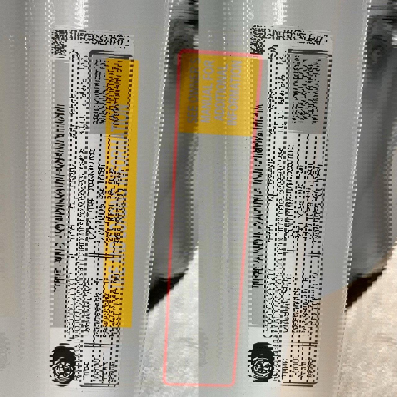 Used 2025 Chevrolet Traverse LT image 28