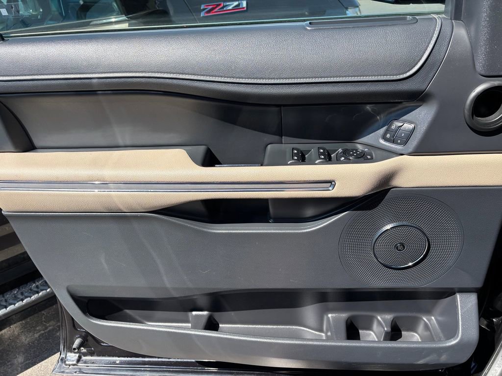 Used 2024 Ford Expedition Limited AWD/4WD image 25