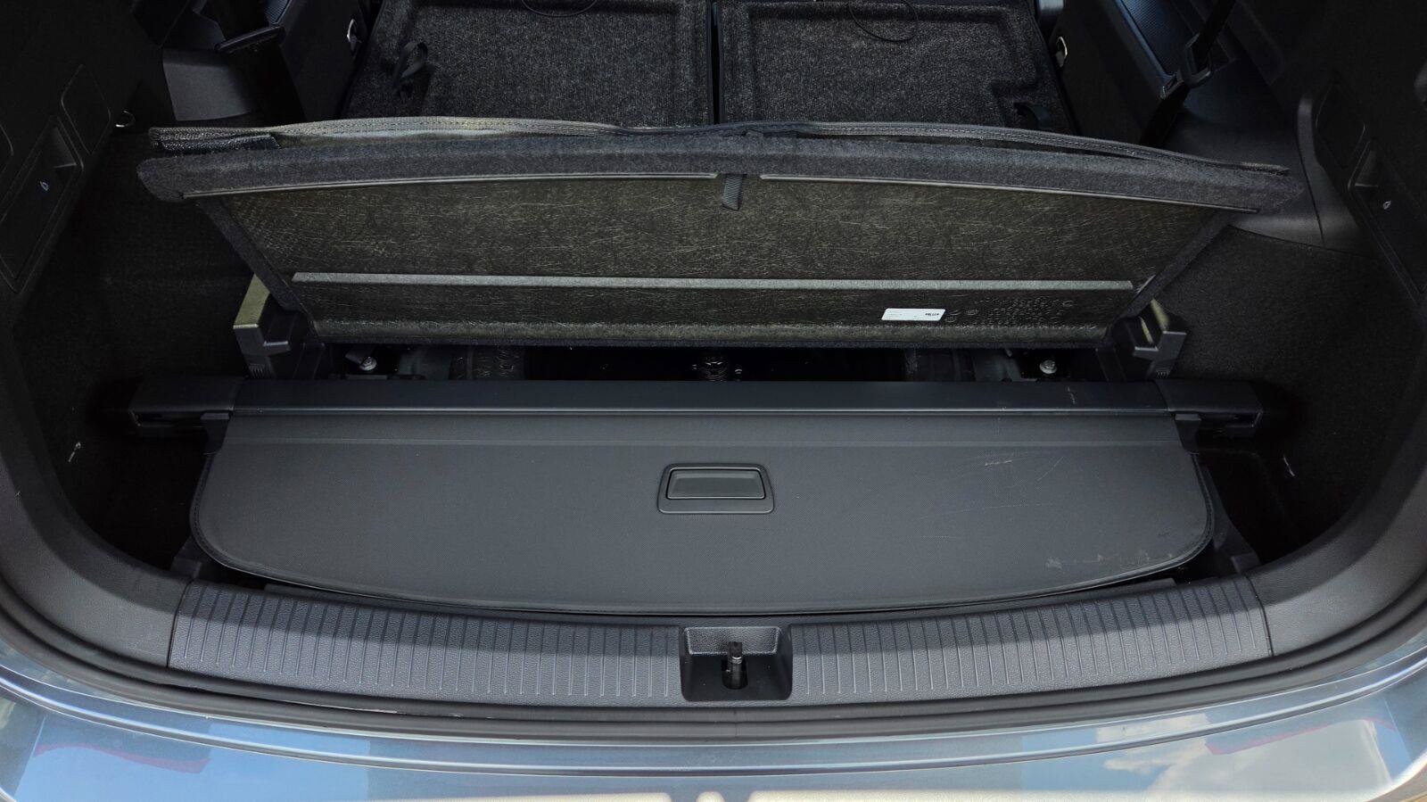 Certified 2024 Volkswagen Tiguan SE R-Line FWD image 66