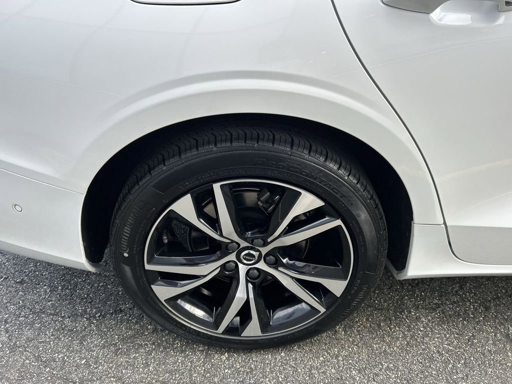 Certified 2025 Volvo S60 B5 Plus FWD image 12