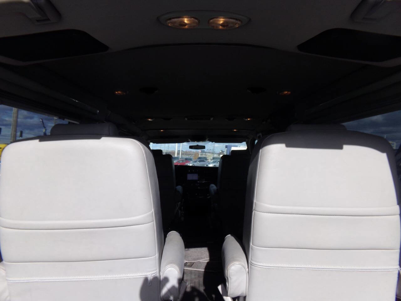 Used 2010 GMC Savana 1500 w/ Preferred Equipment Group image 20