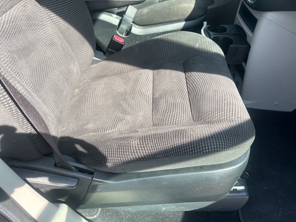 Used 2020 Dodge Grand Caravan SE w/ UConnect Hands-Free Group image 27