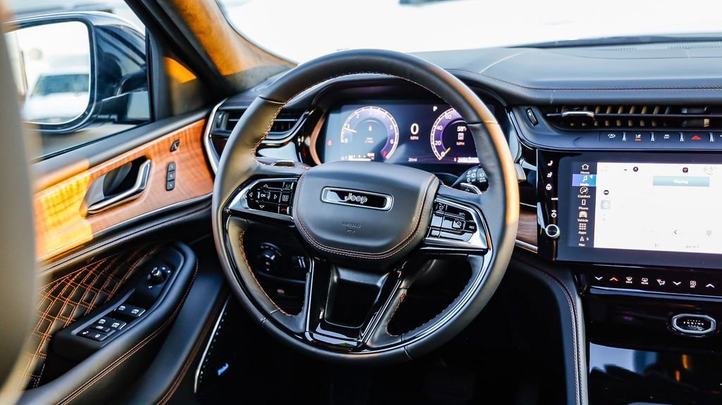 New 2026 Jeep Grand Cherokee L Summit image 17