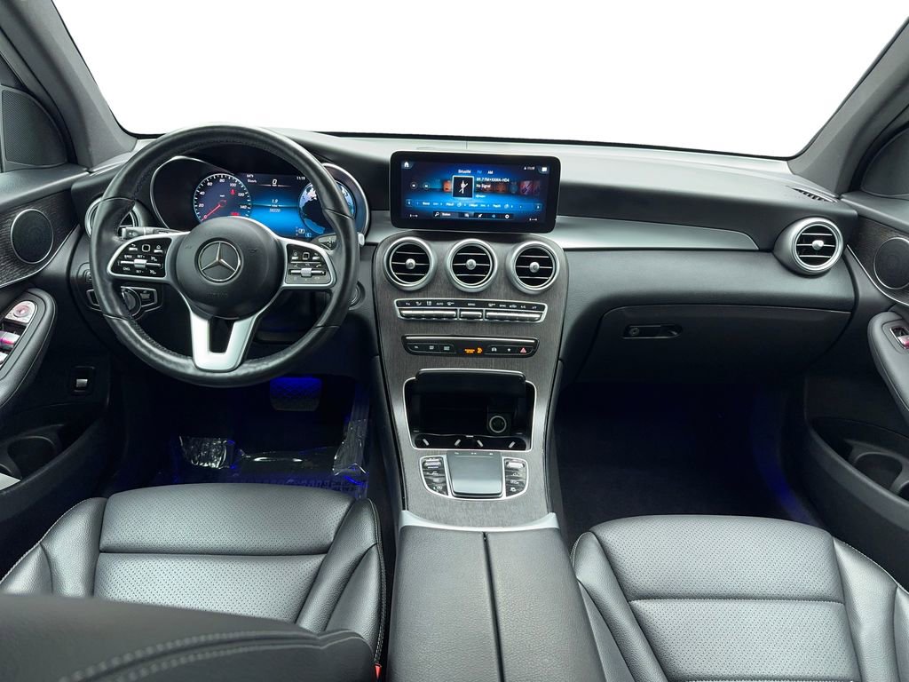 Used 2021 Mercedes-Benz GLC 300 4MATIC w/ Premium Package image 17