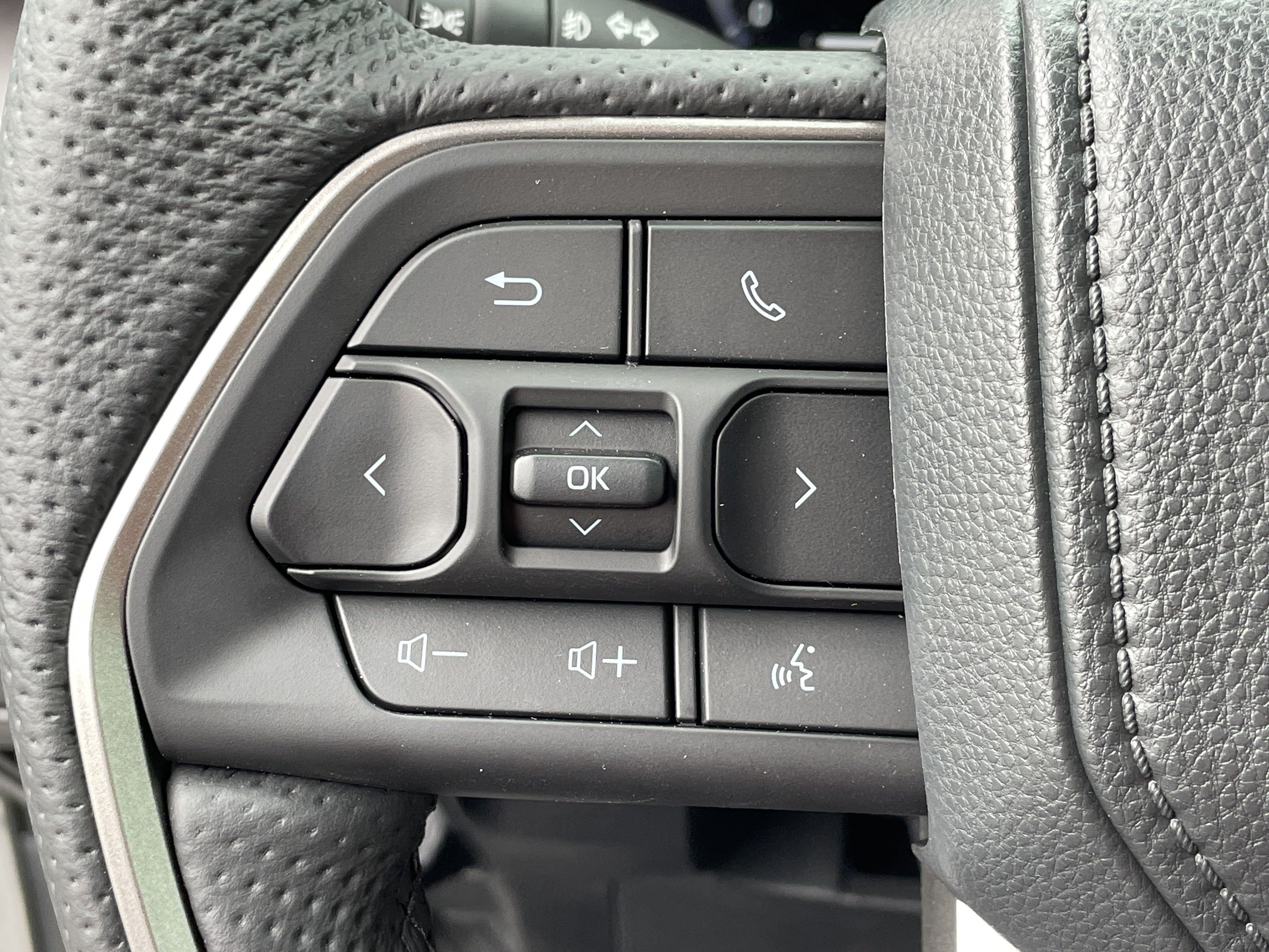 New 2025 Toyota Tacoma TRD Sport AWD/4WD image 16
