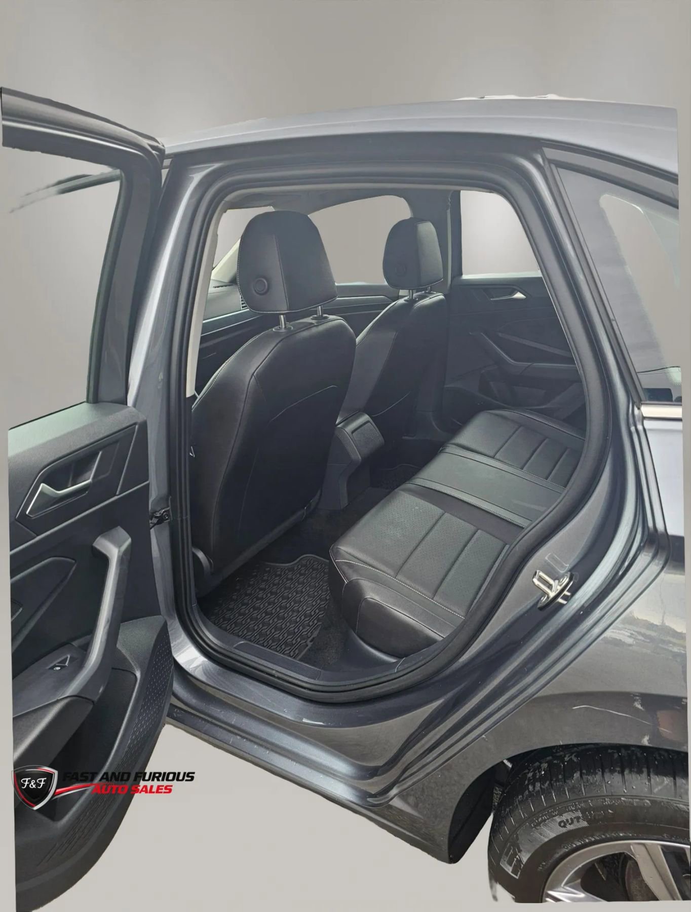Used 2023 Volkswagen Jetta SE FWD image 7
