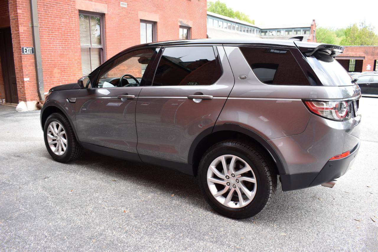 Used 2017 Land Rover Discovery Sport HSE image 6