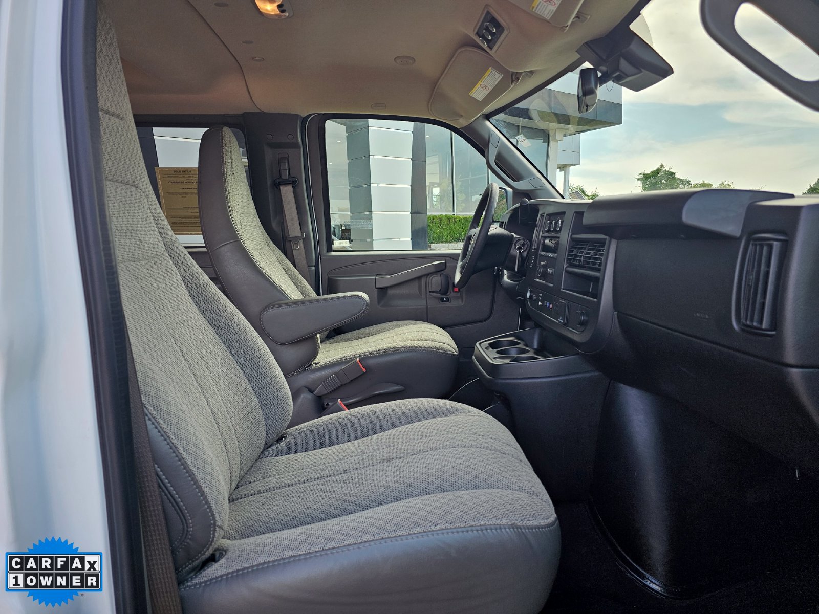 Used 2025 Chevrolet Express 3500 LT w/ LT Preferred Equipment Group RWD image 24