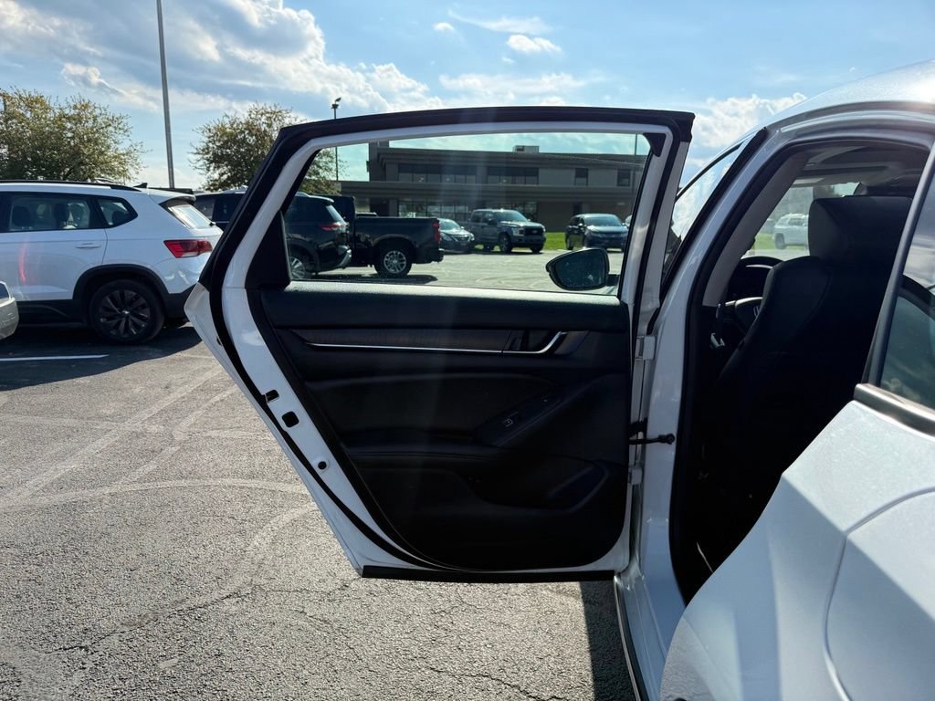 Used 2022 Honda Accord Touring image 10