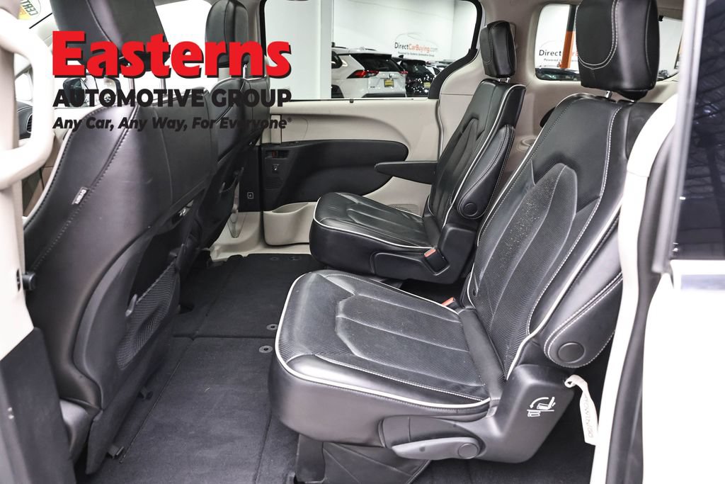 Used 2023 Chrysler Pacifica Limited FWD image 23