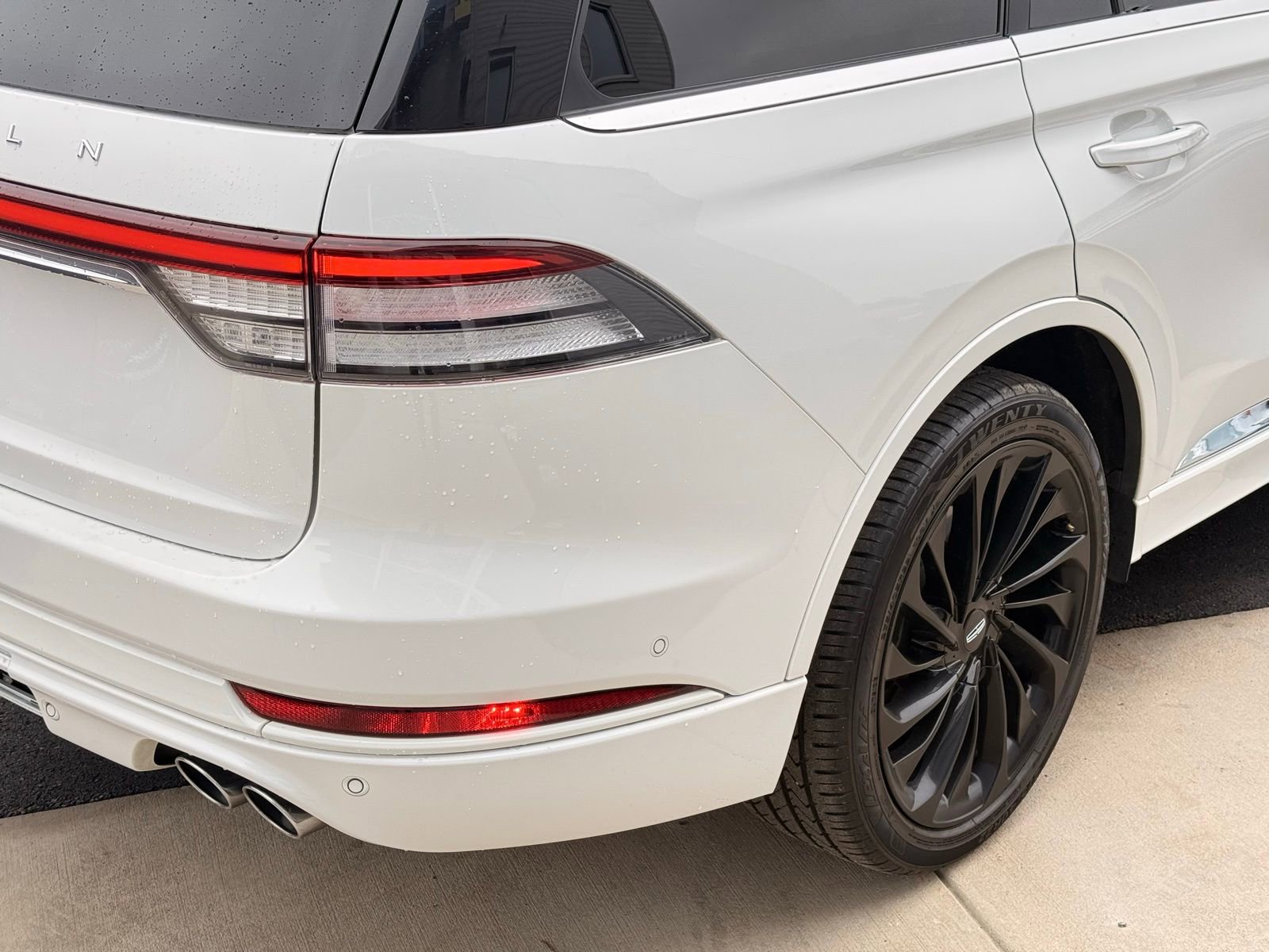 Used 2021 Lincoln Aviator Reserve w/ Equipment Group 210A image 15