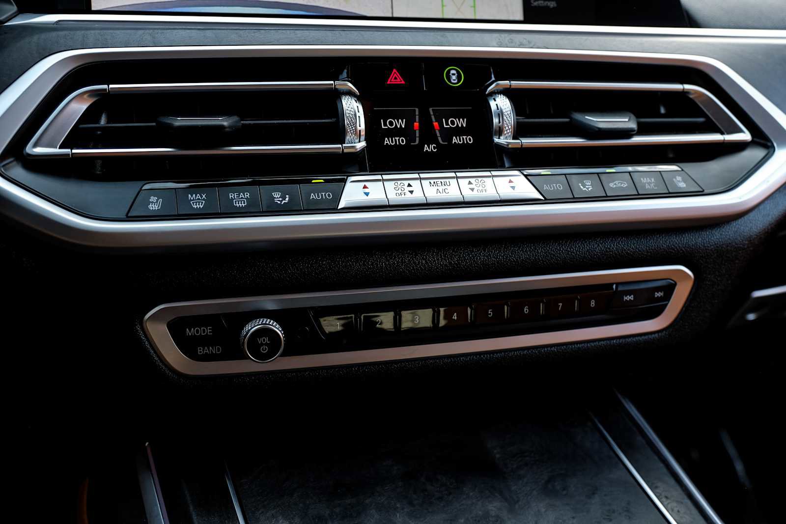 Used 2022 BMW X7 xDrive40i w/ Premium Package image 27