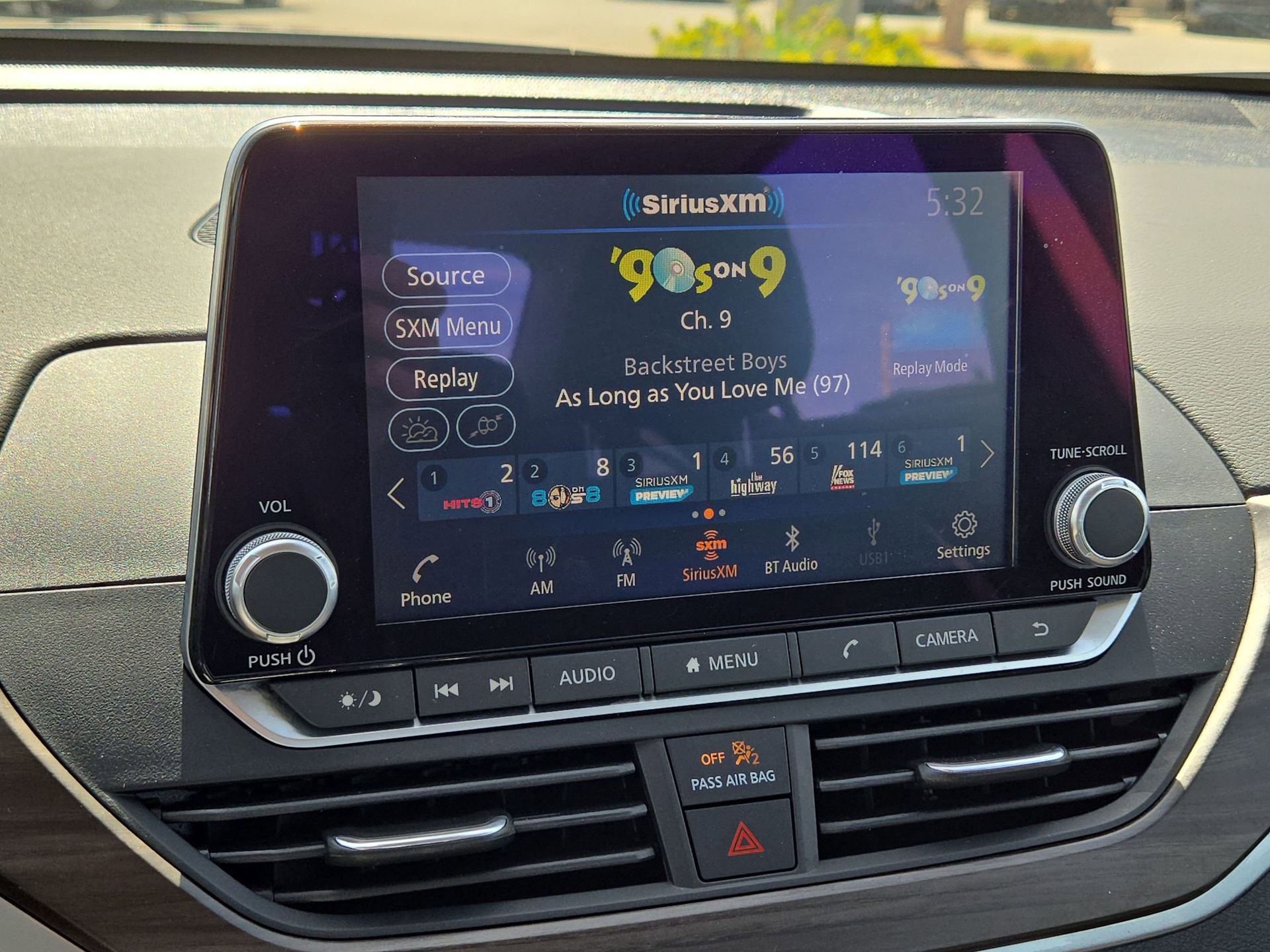 Used 2024 Nissan Altima 2.5 SV AWD/4WD image 19