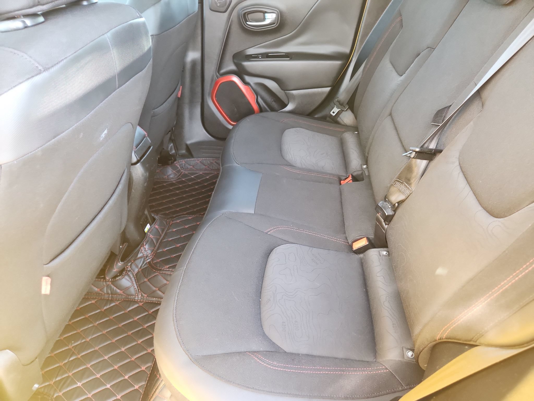 Used 2015 Jeep Renegade Trailhawk w/ Popular Equipment Group AWD/4WD image 10