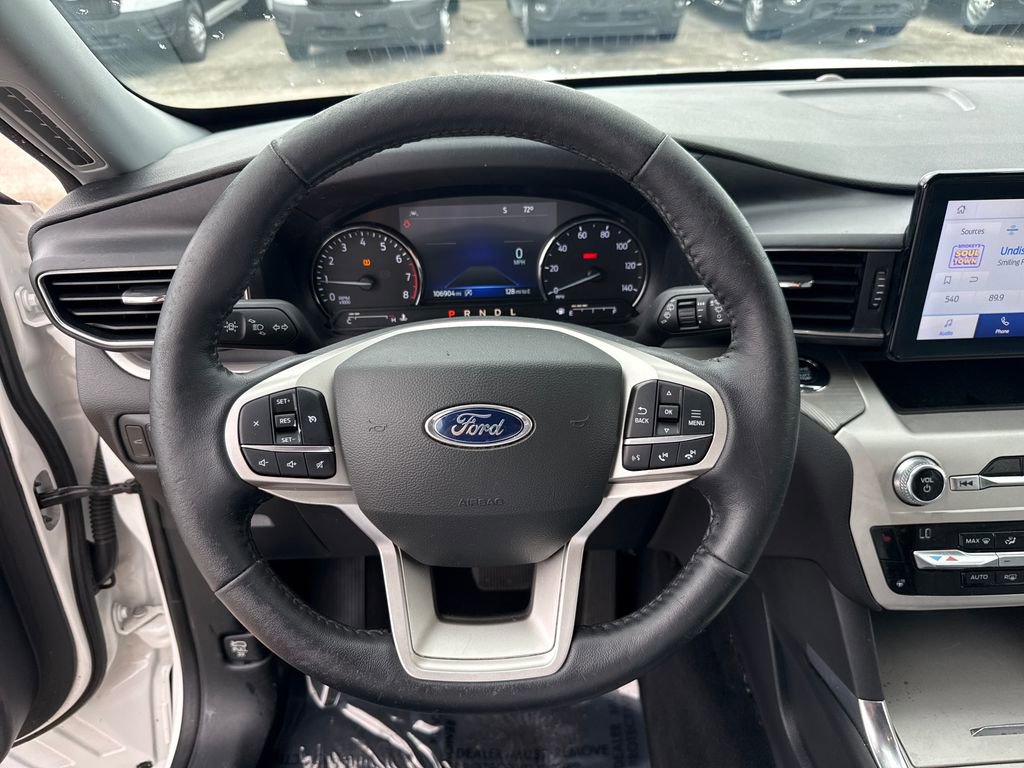 Used 2021 Ford Explorer XLT w/ Equipment Group 202A RWD image 14