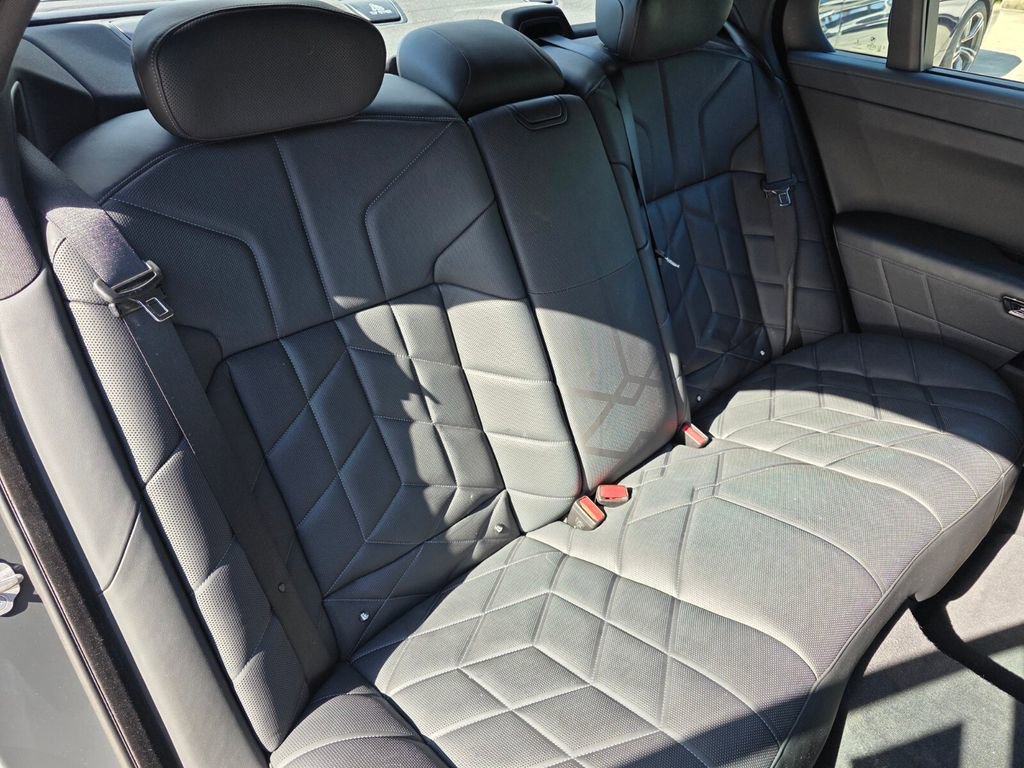 Certified 2023 BMW 760i xDrive w/ Executive Package AWD/4WD image 26