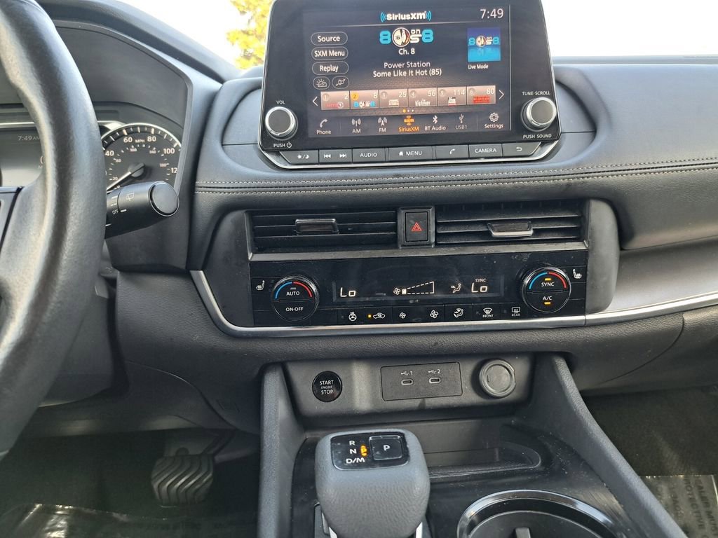 Used 2024 Nissan Rogue SV w/ SV Premium Package image 17