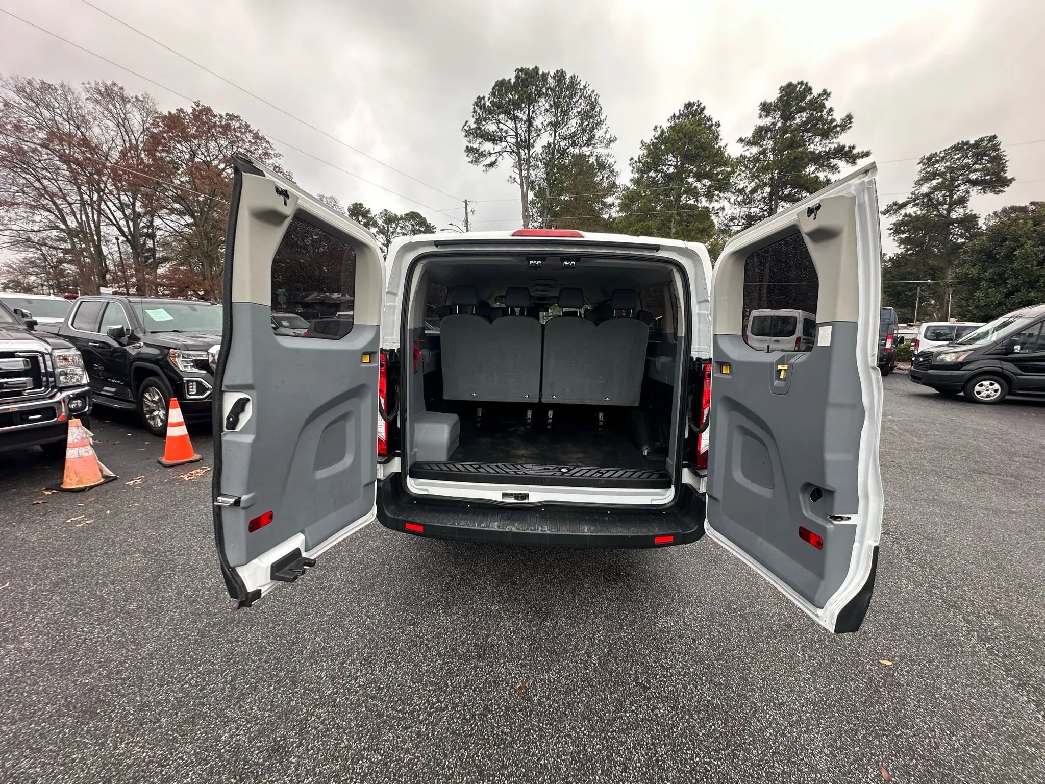 Used 2017 Ford Transit 350 XL image 19