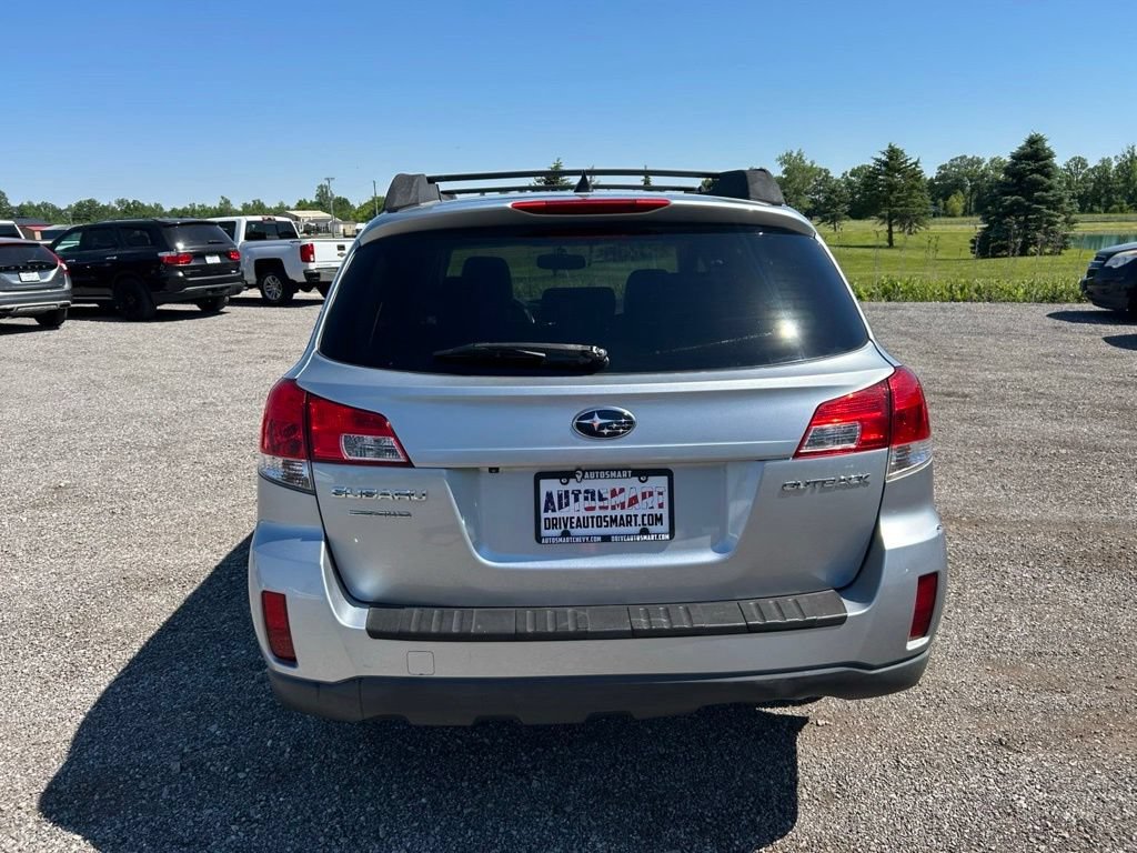 Used 2012 Subaru Outback 2.5i Limited w/ Moonroof Pkg AWD/4WD image 4