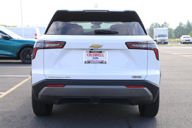 Used 2026 Chevrolet Equinox LT AWD/4WD image 3