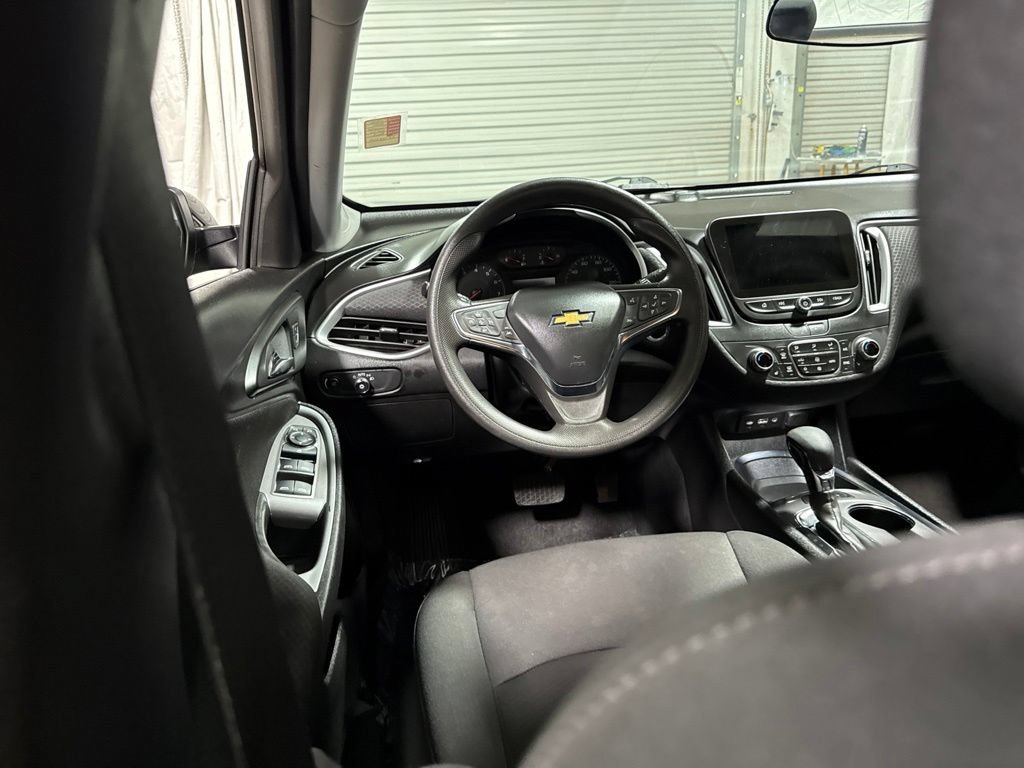 Used 2024 Chevrolet Malibu LT FWD image 17