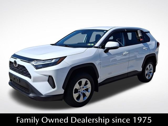 Used 2023 Toyota RAV4 LE AWD/4WD image 3