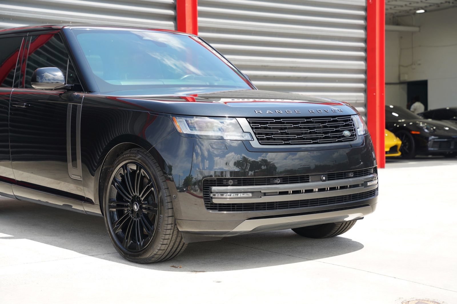 Used 2024 Land Rover Range Rover Long Wheelbase Autobiography AWD/4WD image 6