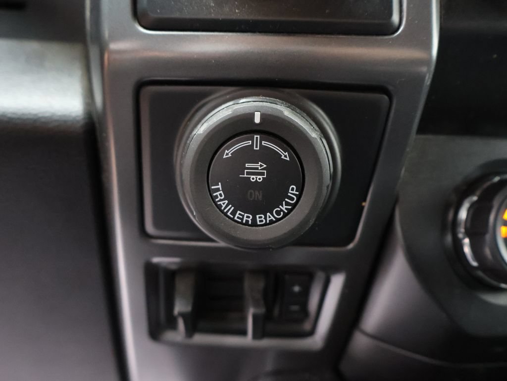 Used 2019 Ford F150 XLT w/ Equipment Group 302A Luxury AWD/4WD image 23
